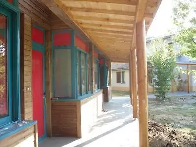 Chambres D'hotes Au Domaine Des Maynardes Labege