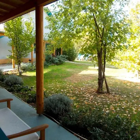 Chambres D'hotes Au Domaine Des Maynardes *
