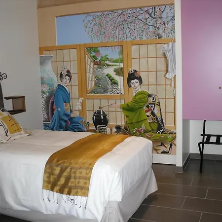 Chambres D'hotes Au Domaine Des Maynardes *